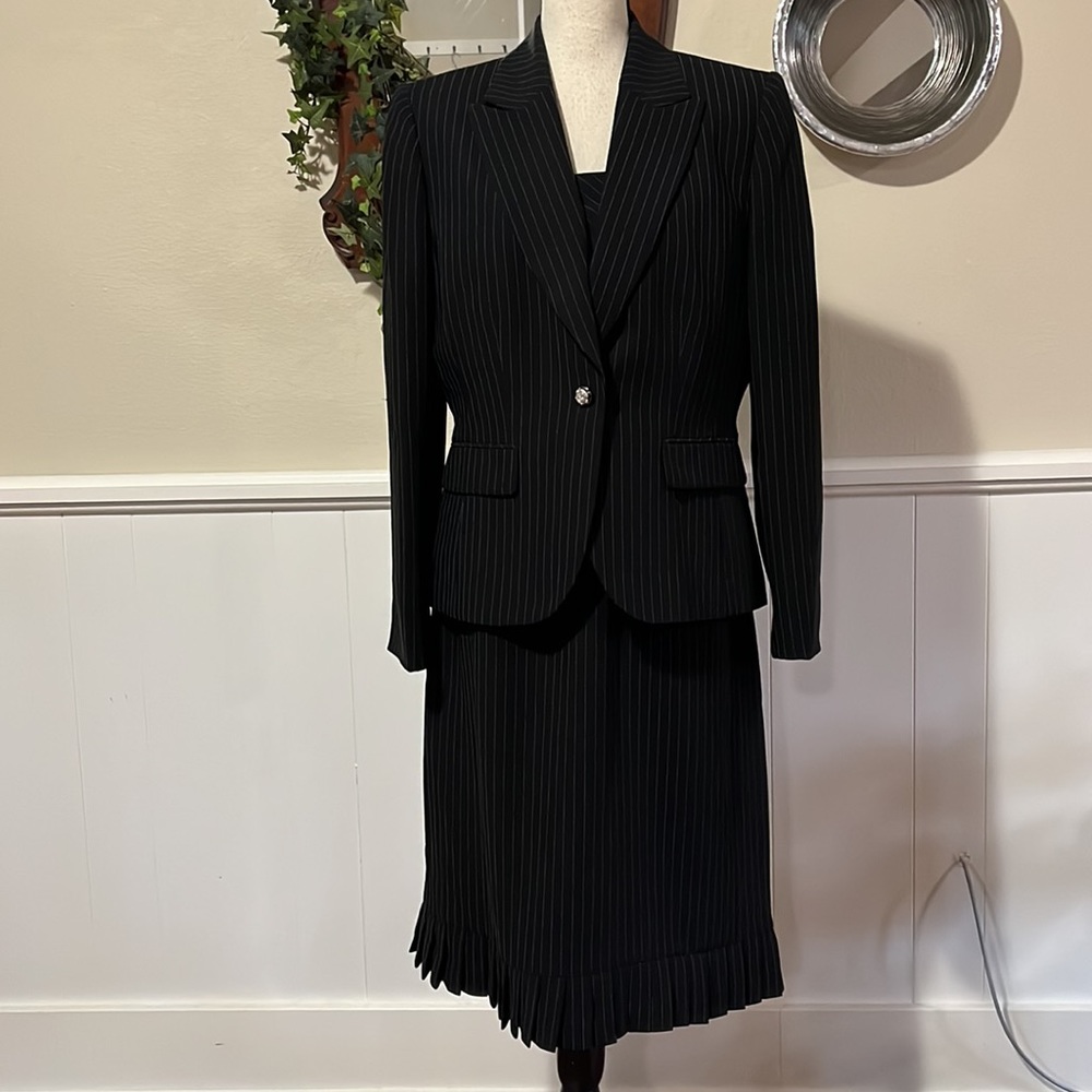 Tahari Three Piece Suit
